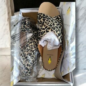 NIB 11 Women VOLATILE Ablette LINEN LEOPARD PRINT Slide Sandal Slip-On Comfort